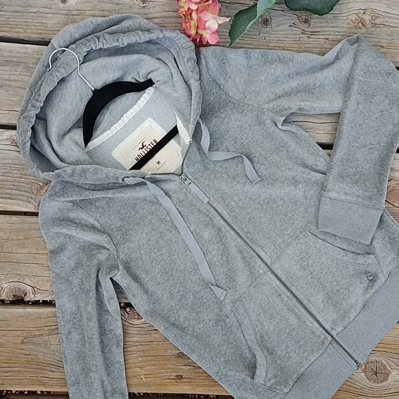 Hollister Tops - *LIKE NEW* HOLLISTER Grey Velour Velvety Hoodie, M